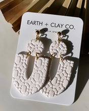 Load image into Gallery viewer, Earth &amp; Clay Co Earrings
